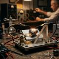 La invención del transistor: Cómo un pequeño componente de los Laboratorios Bell cambió el mundo